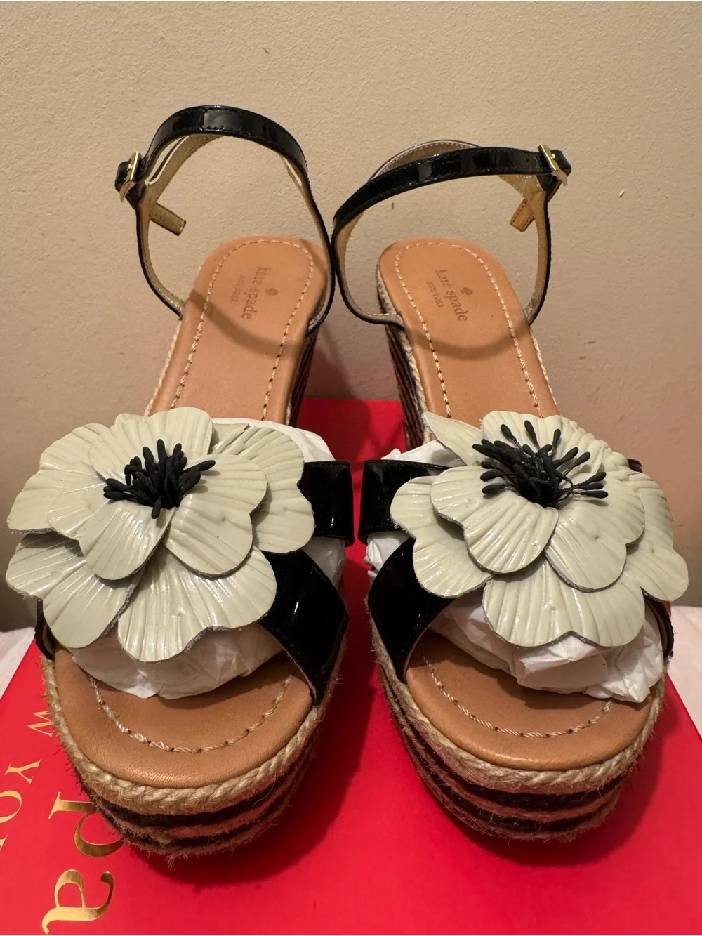 Vintage 2011 Kate Spade Darling Flower Wedge Espadrille Sandals Black Patent EUC